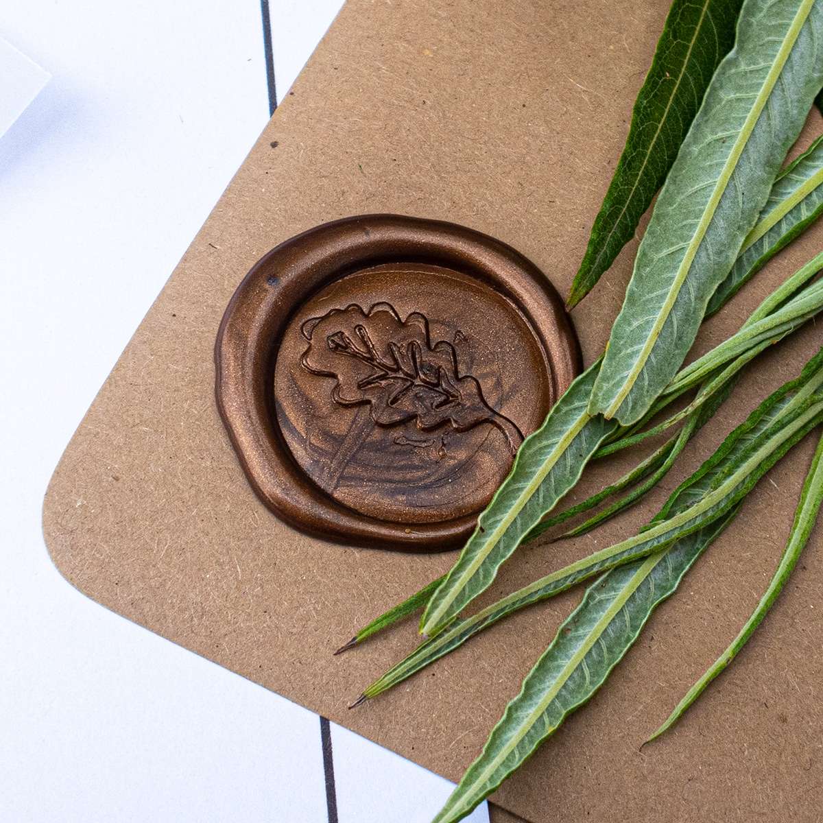 Laksegl Oak Leaf Bronze - med egeblad
